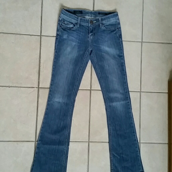 Boutique Jeans - Picture 2 of 3