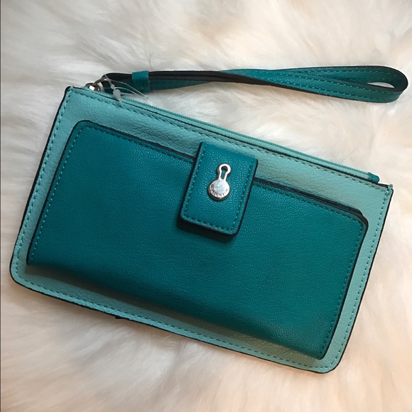 London fog wristlet Clearance