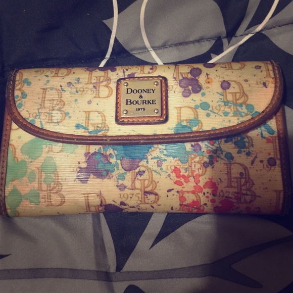💖💖Dooney and Burke wallet💖💖