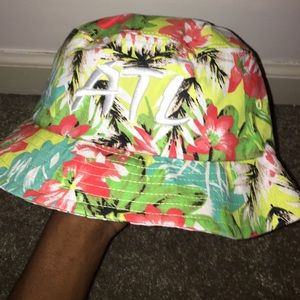 Bucket hat