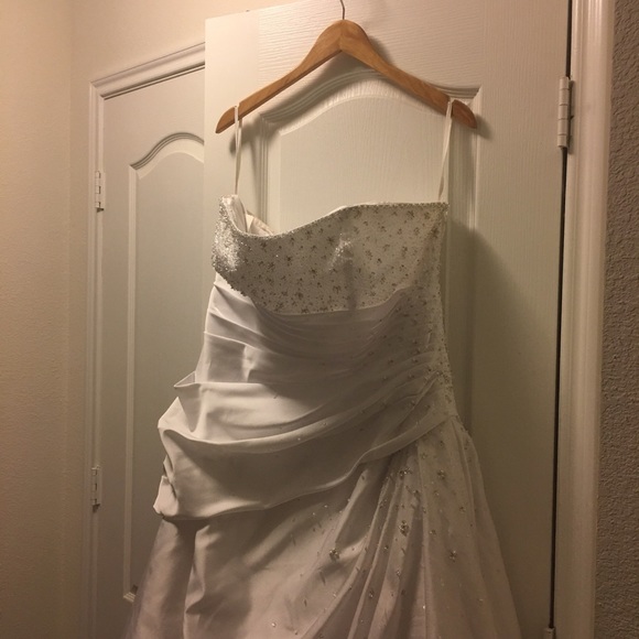 White Strapless Wedding Gown