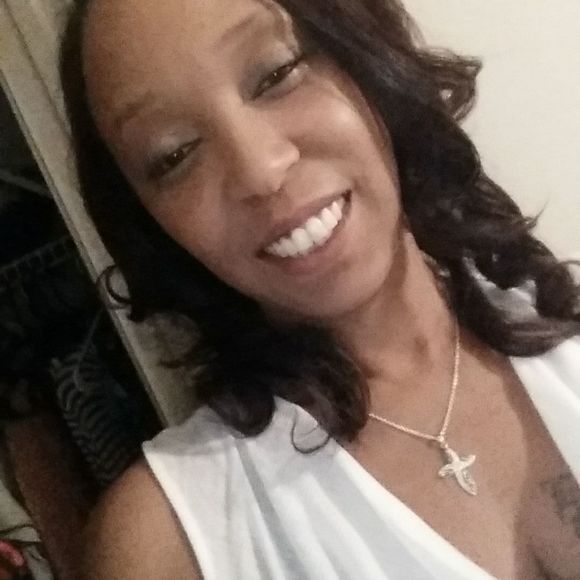 Meet your Posher, Sonia - Picture 1 of 1