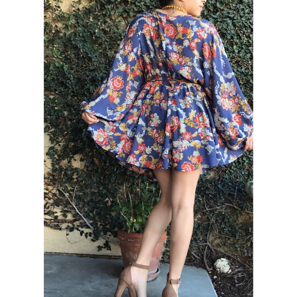 Parachute sleeve dress - Picture 5 of 7