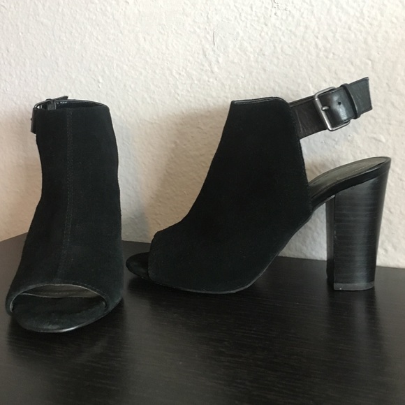 Tahari black suede heels