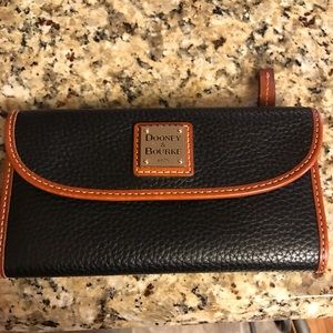 Dooney & Bourke continental clutch