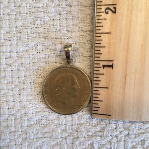 200 Italian Lyre 1979 gold pendant