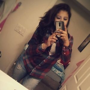 Meet your Posher, Alondra