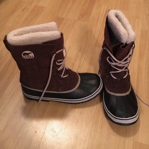 Sorel waterproof boots. Size 8.5, no wear, brown.