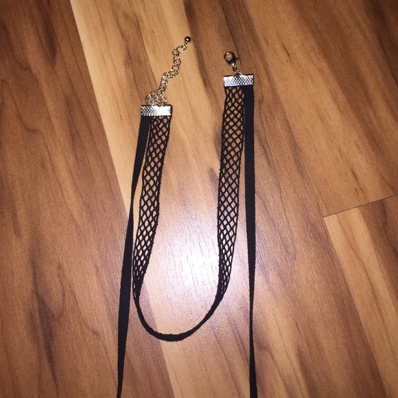 Net choker with tie piece - Picture 2 of 3