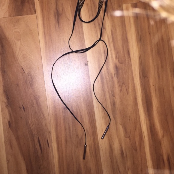 Net choker with tie piece - Picture 3 of 3