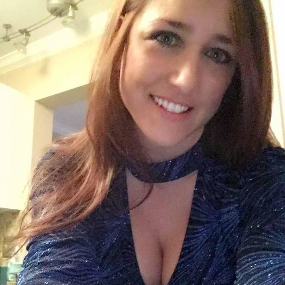 Meet your Posher, Stephanie - Picture 1 of 1