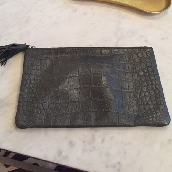 Gray clutch
