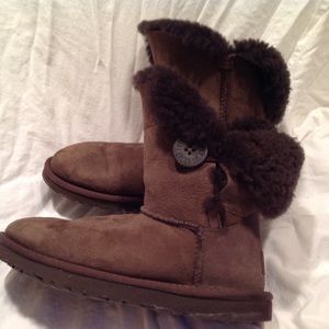 Ugg Bailey button low boots