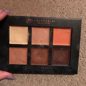 Anastasia contour cream kit!
