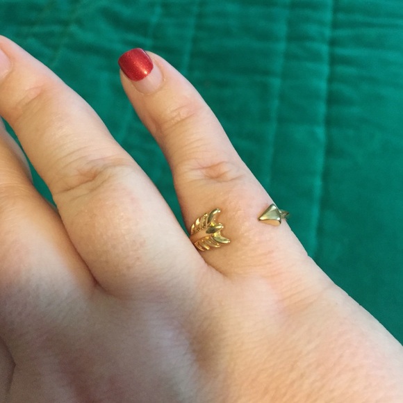 Stella and Dot arrow ring