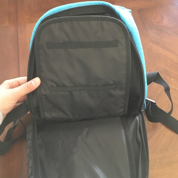 Skylanders Giants Small Backpack - Picture 3 of 3