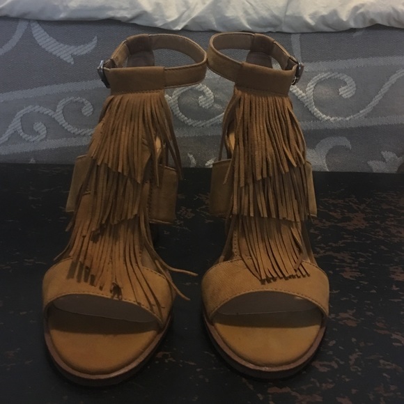 Lucky Brand Camel Color 7.5 shoe