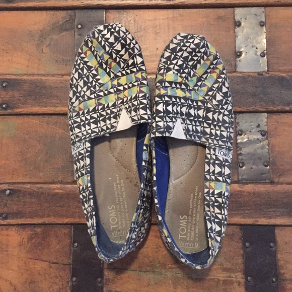 TOMS Shoes - Tribal Women's TOMS