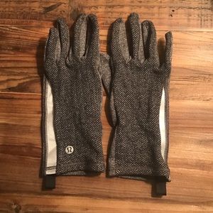 Lululemon Run with me gloves