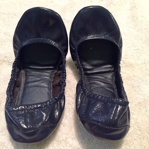 Gap city ballet flats