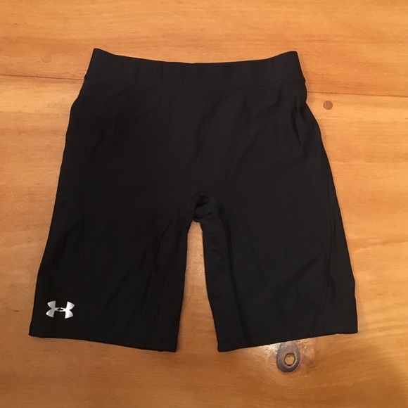 Under Armour 7" Compression Shorts - Size M