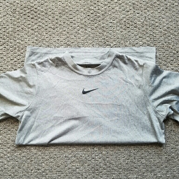 Youth Medium Nike grey tshirt