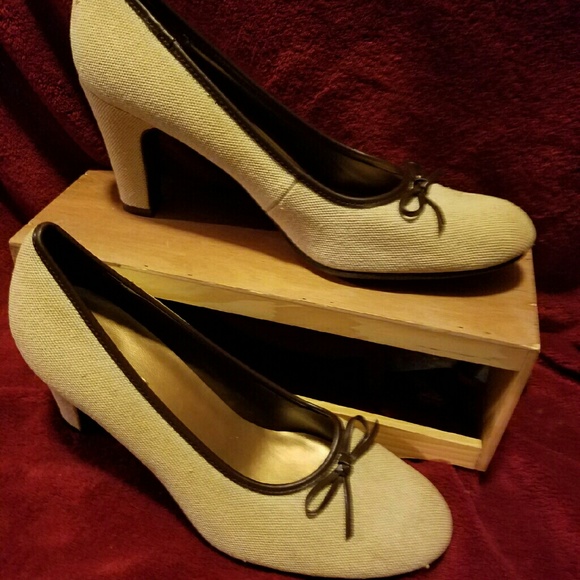 Heels - Picture 3 of 3