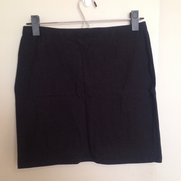 Basic Black Mini
