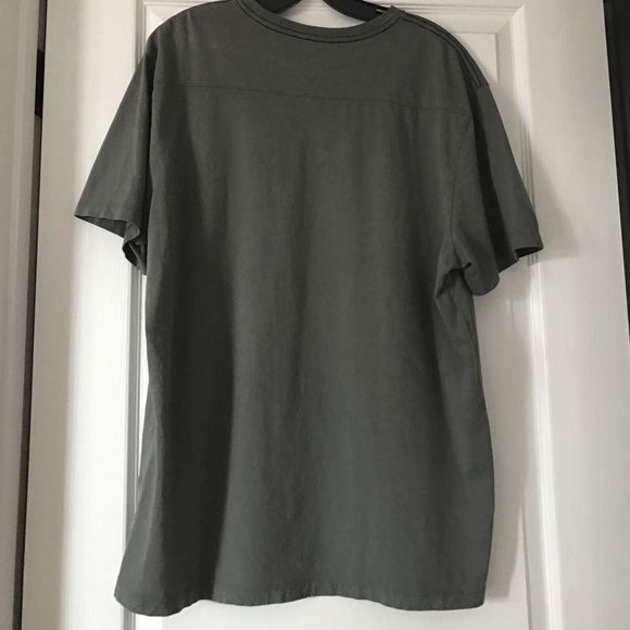 Banana Republic Gray/Green Graphic Tee - Picture 3 of 4