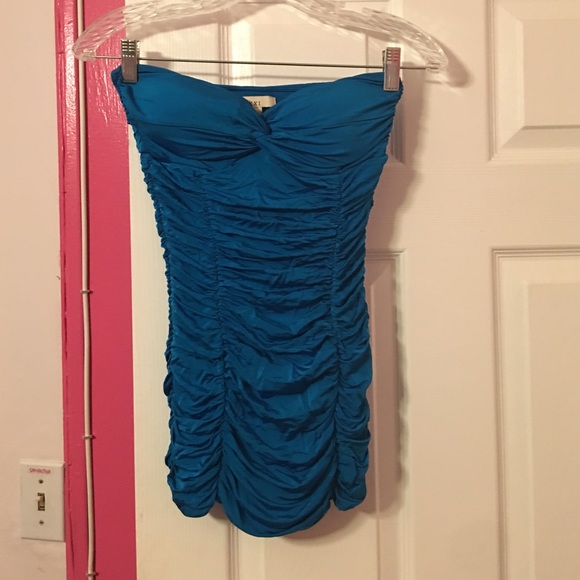 Forever 21 Tops - Blue tube top