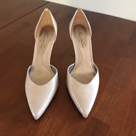Like new tan pointed snakeskin Kenneth Cole heels