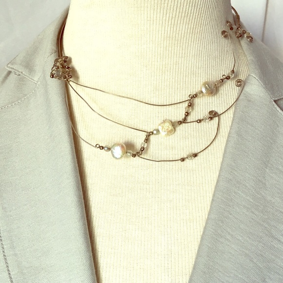 Clasp-free handmade mother-of-pearl necklace