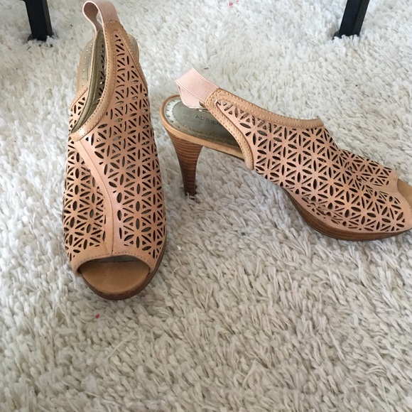 Adrienne Vittadini heels