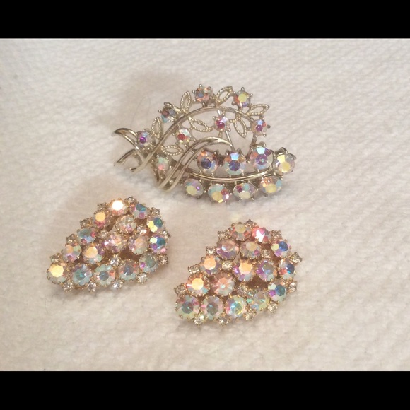 💎Vintage costume jewelry brooch & earrings💎