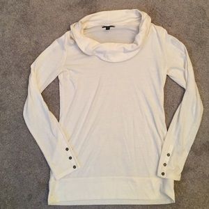 🌷Final Price 🌷 Gap Top in Cream Color