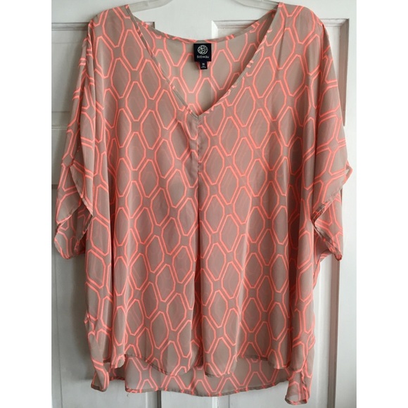 Bobeau Tops - Sheer Graphic Print Top