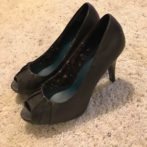 Candies brown peep toe 3.5 inch heels.