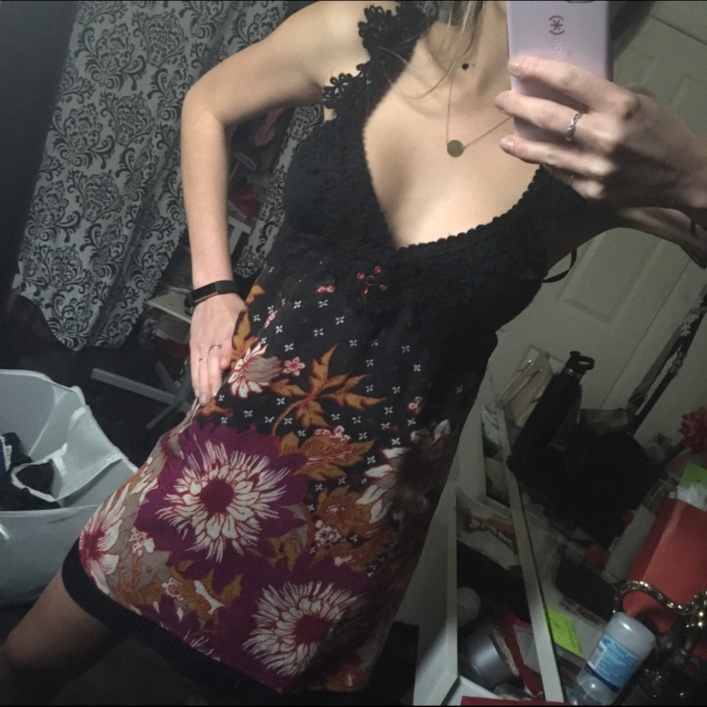 A dainty free people dress
