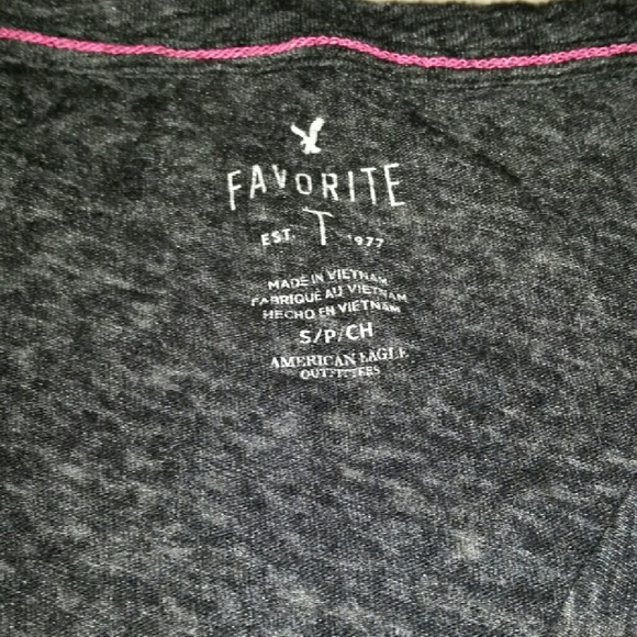 American Eagle v neck tee - Picture 2 of 3