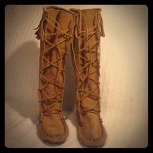 Long Minnetonka Women's size 6-6.5