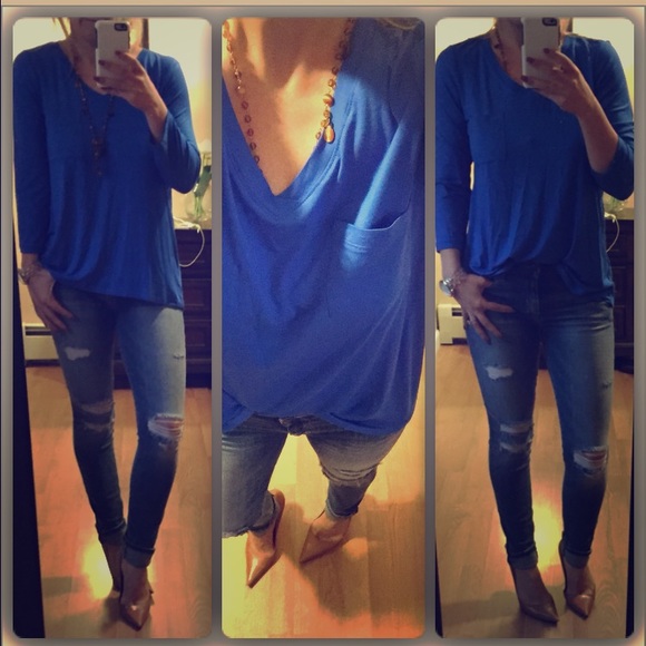 Tops - 2 left💕Blueberry pocket top 💜