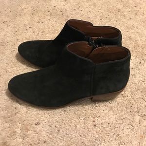 Black suede Sam Edelman booties!!