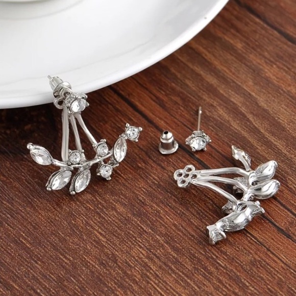 Leaf Branch Crystal Ear Jacket - Picture 3 of 4