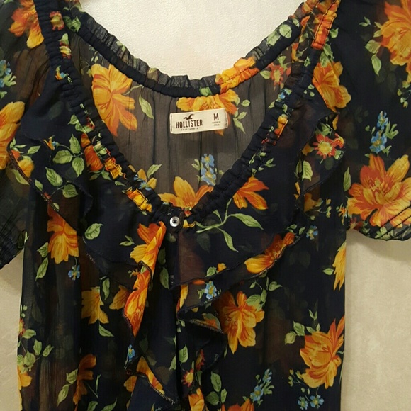 Hollister Floral Top - Picture 2 of 4