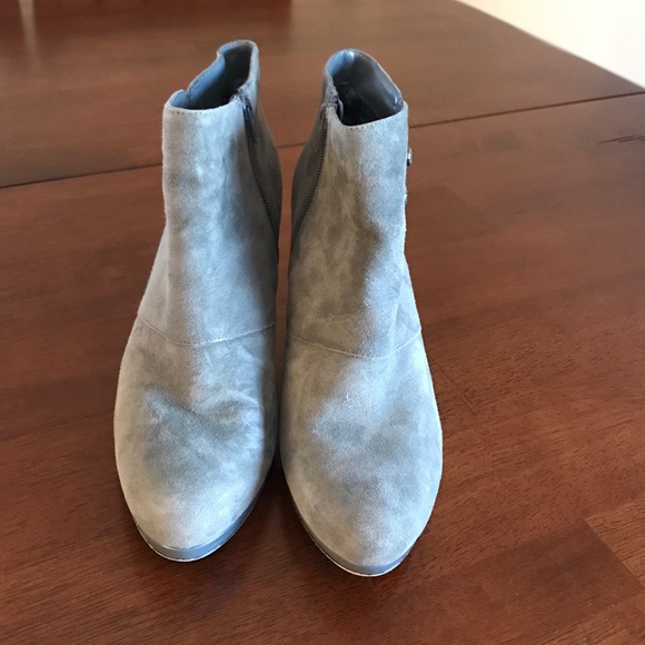 Anne Klein Akwisker Grey suede heeled booties. - Picture 2 of 4