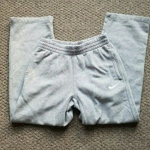 Youth Medium Nike grey sweatpants