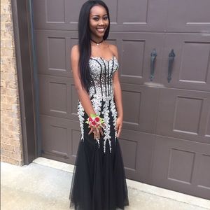 Black Strapless Jovani Prom Dress size 2