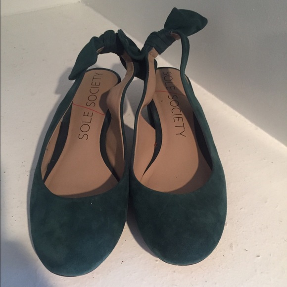Sole society size 7 green sling backs