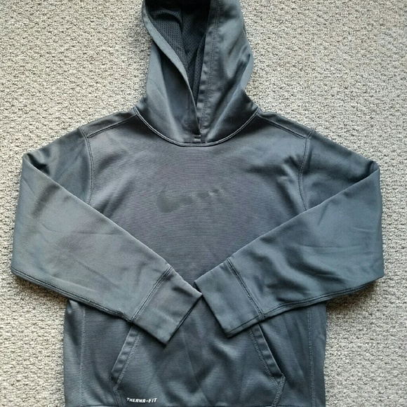 NWOT youth medium Black nike sweatshirt