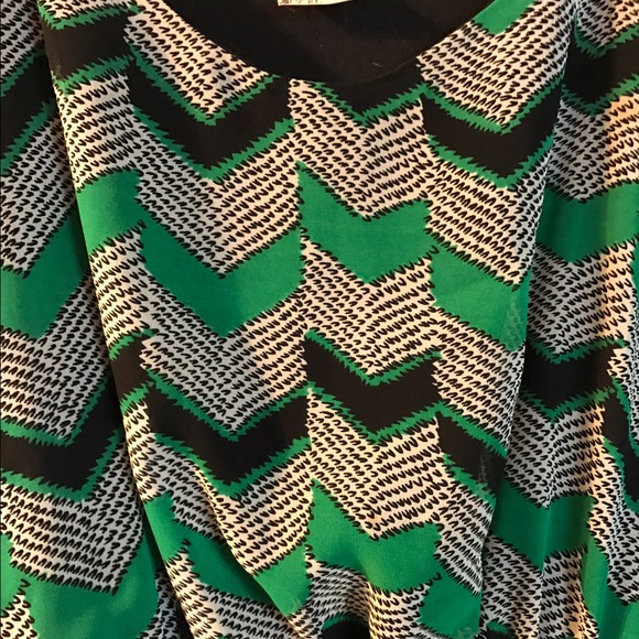 Audrey 3 + 1 chevron print dress - Picture 3 of 3